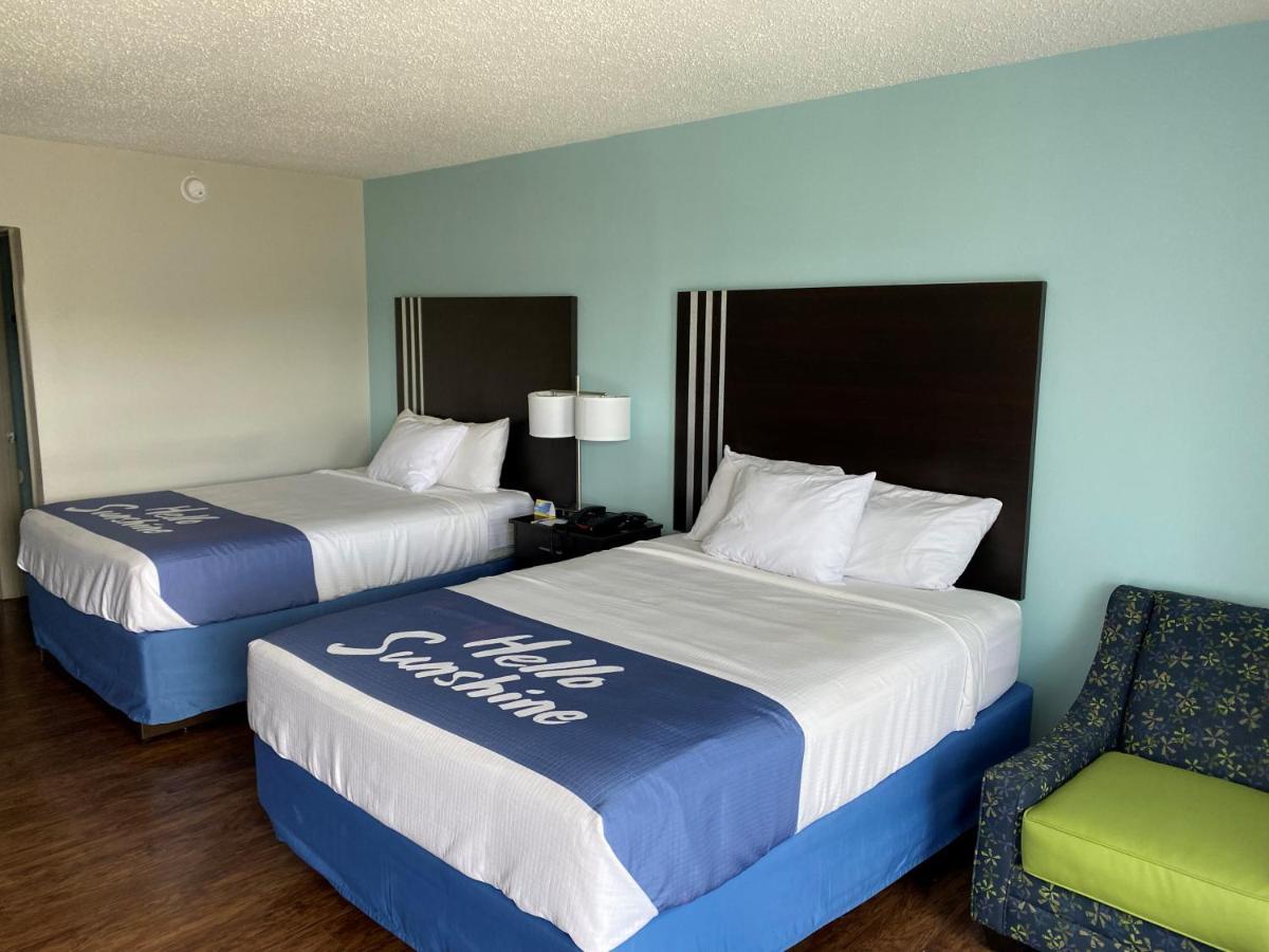 Days Inn By Wyndham Goldsboro Esterno foto