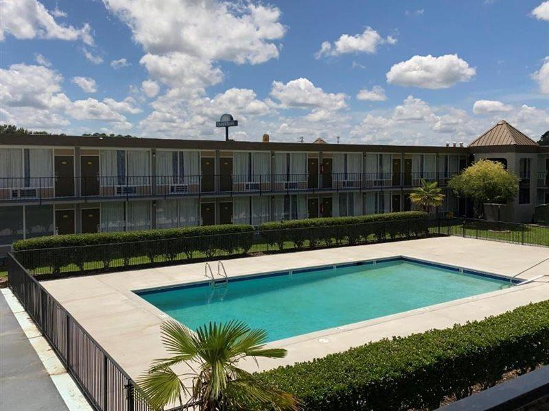 Days Inn By Wyndham Goldsboro Esterno foto
