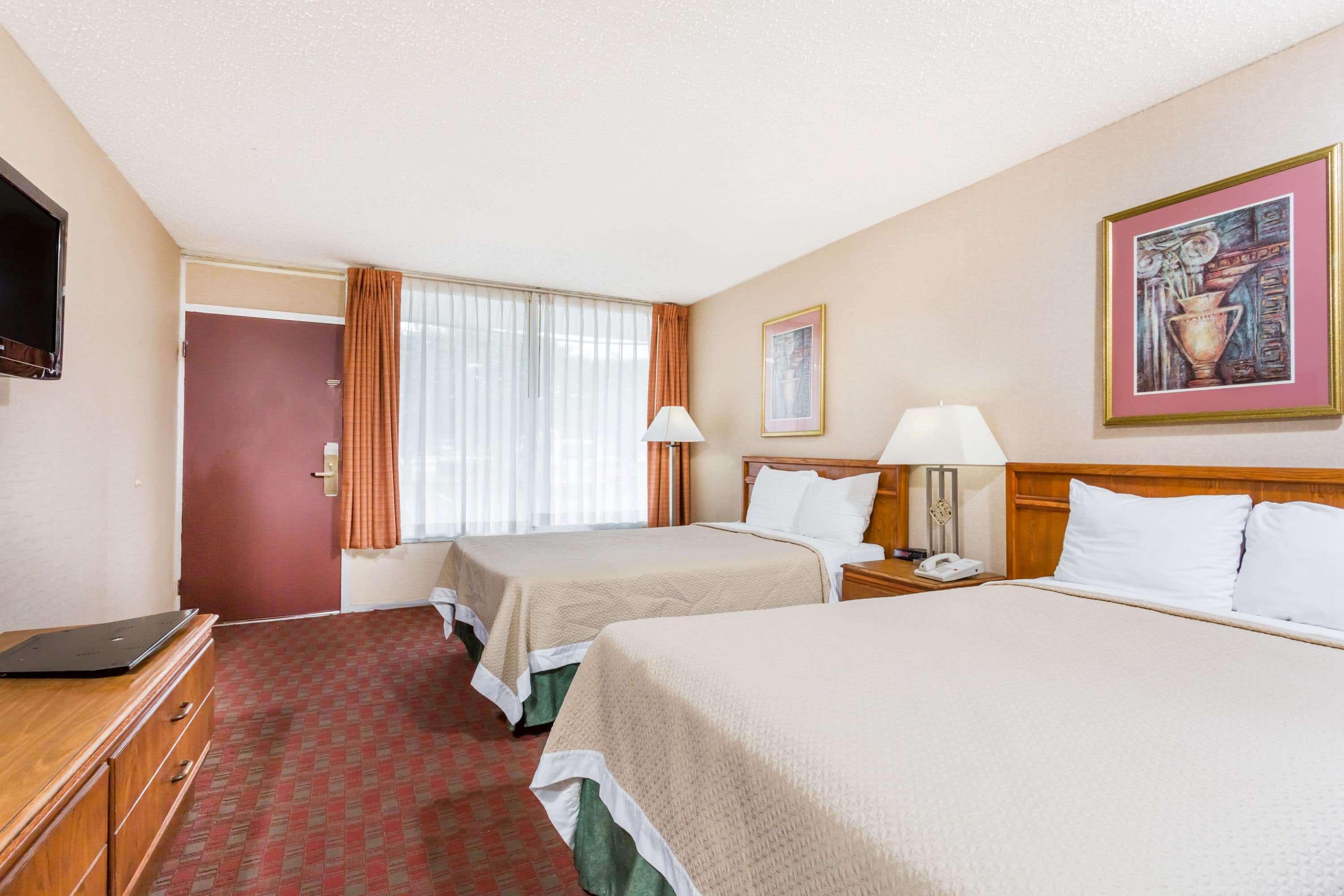 Days Inn By Wyndham Goldsboro Esterno foto