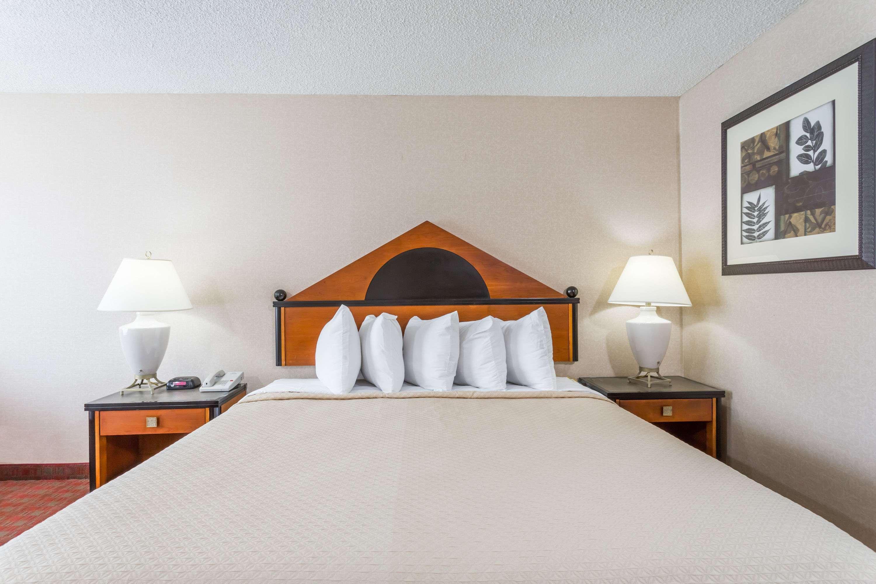 Days Inn By Wyndham Goldsboro Esterno foto