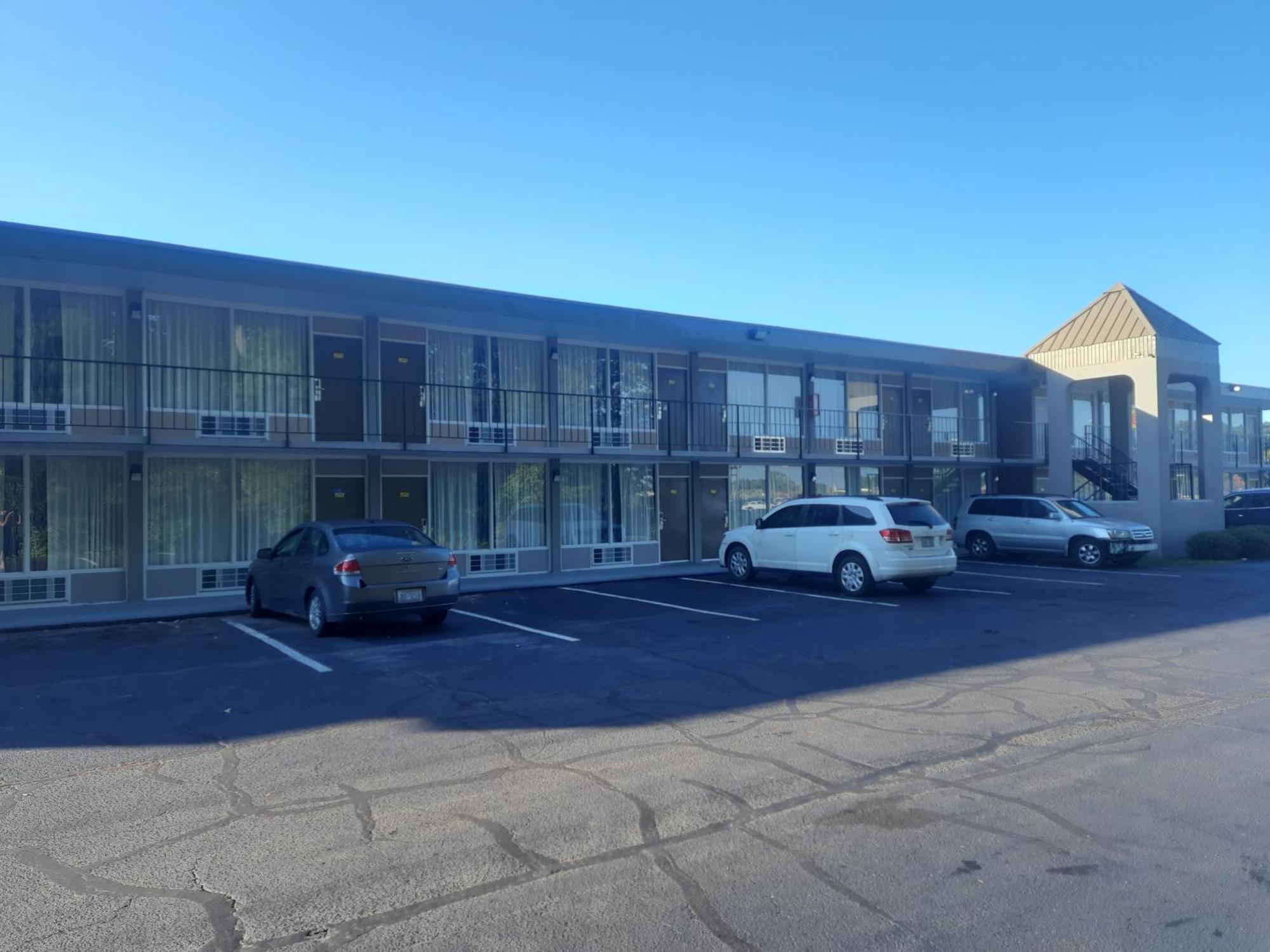 Days Inn By Wyndham Goldsboro Esterno foto