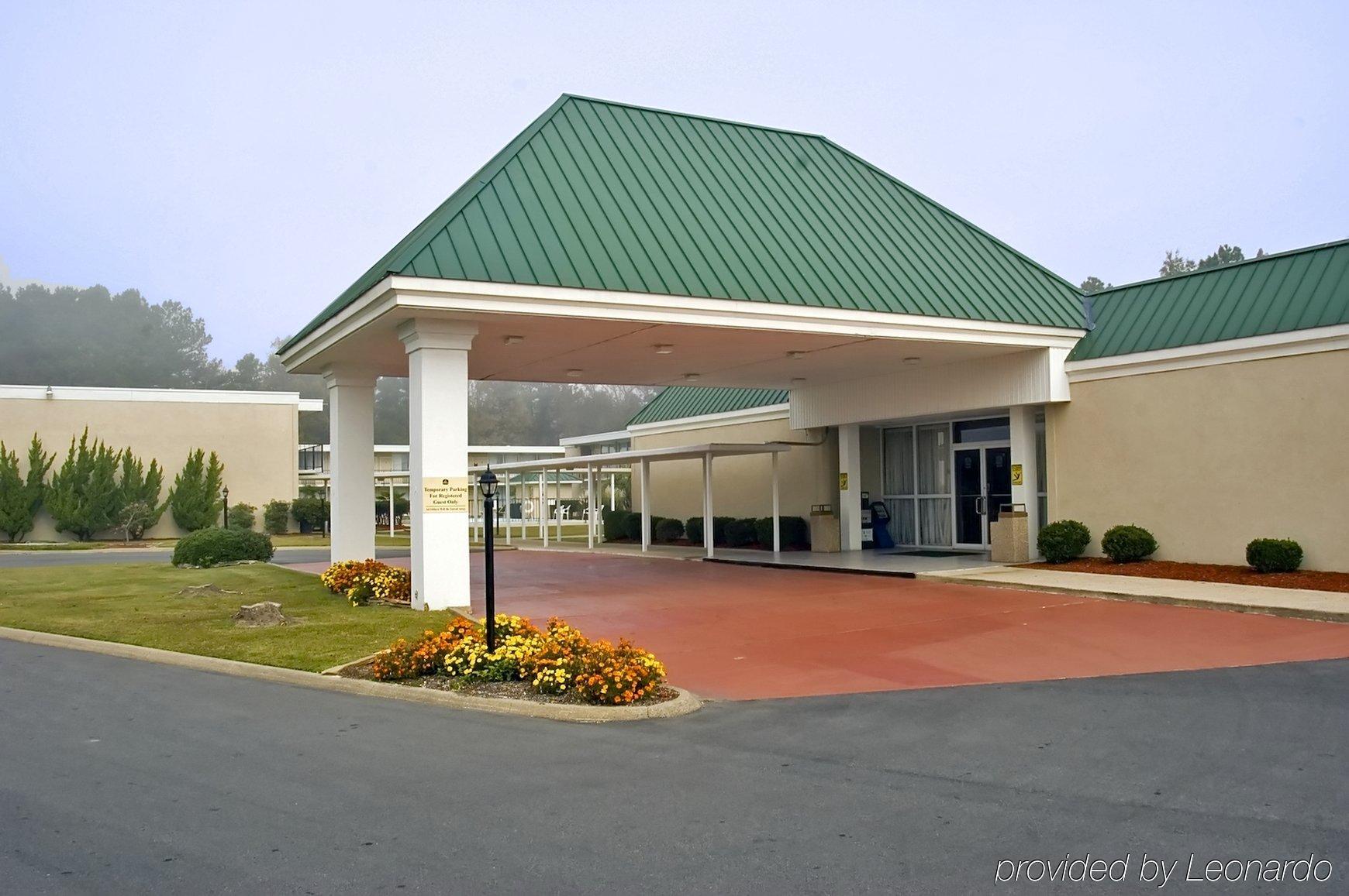 Days Inn By Wyndham Goldsboro Esterno foto